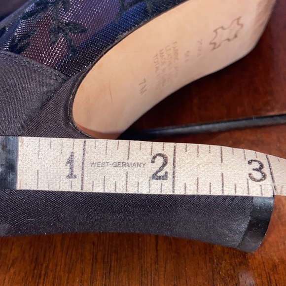 Apostrophe 3 inch heels size 7, midnight, black/blue - Picture 9 of 10